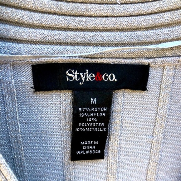 Silver Glitter V-Neck Top NWOT - Picture 3 of 4